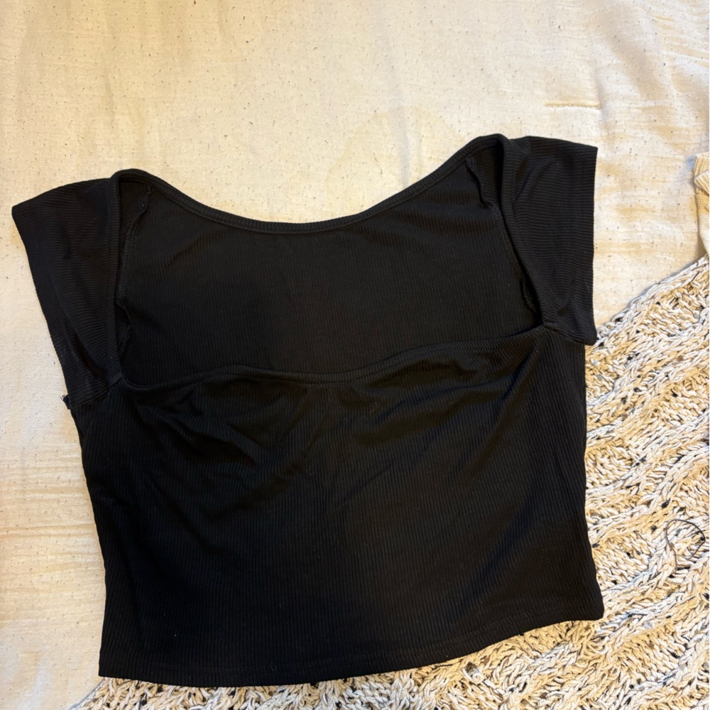 Women's Black Sleeveless Top